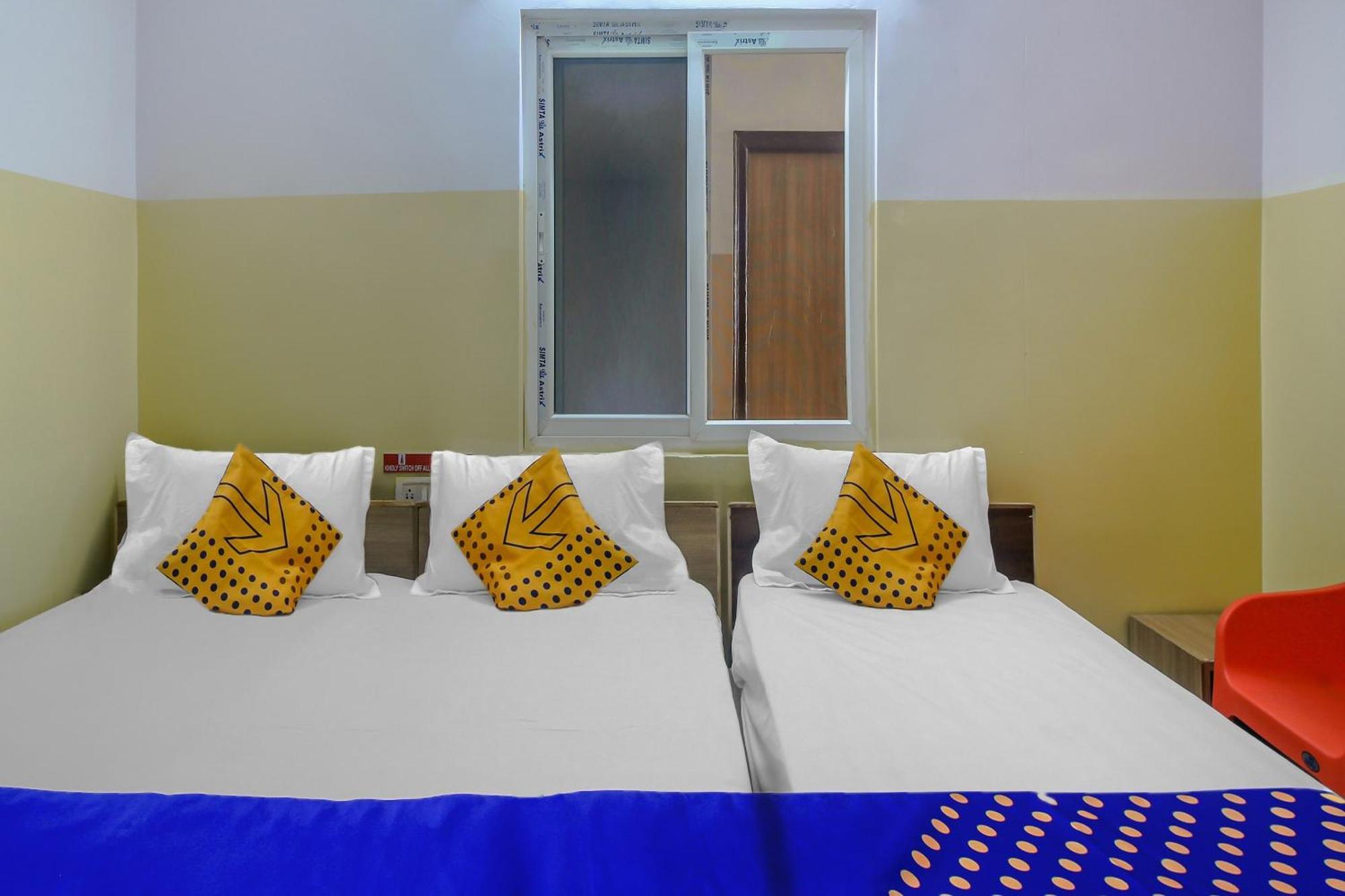 Spot On 81775 Mohit Gokul Lodge New Luxury Room'S Near Secunderabad Railway Station Lālāguda 외부 사진