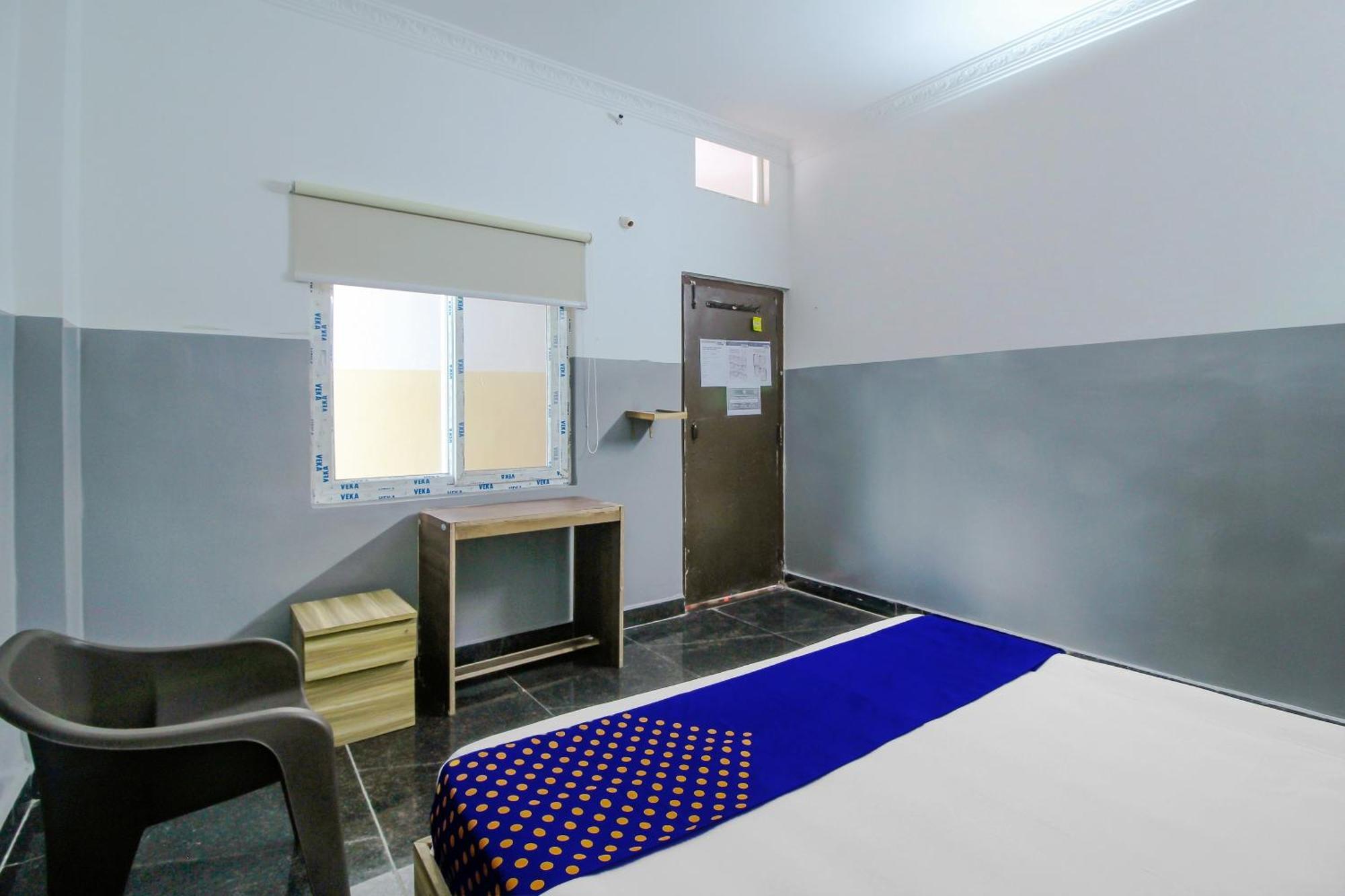 Spot On 81775 Mohit Gokul Lodge New Luxury Room'S Near Secunderabad Railway Station Lālāguda 외부 사진
