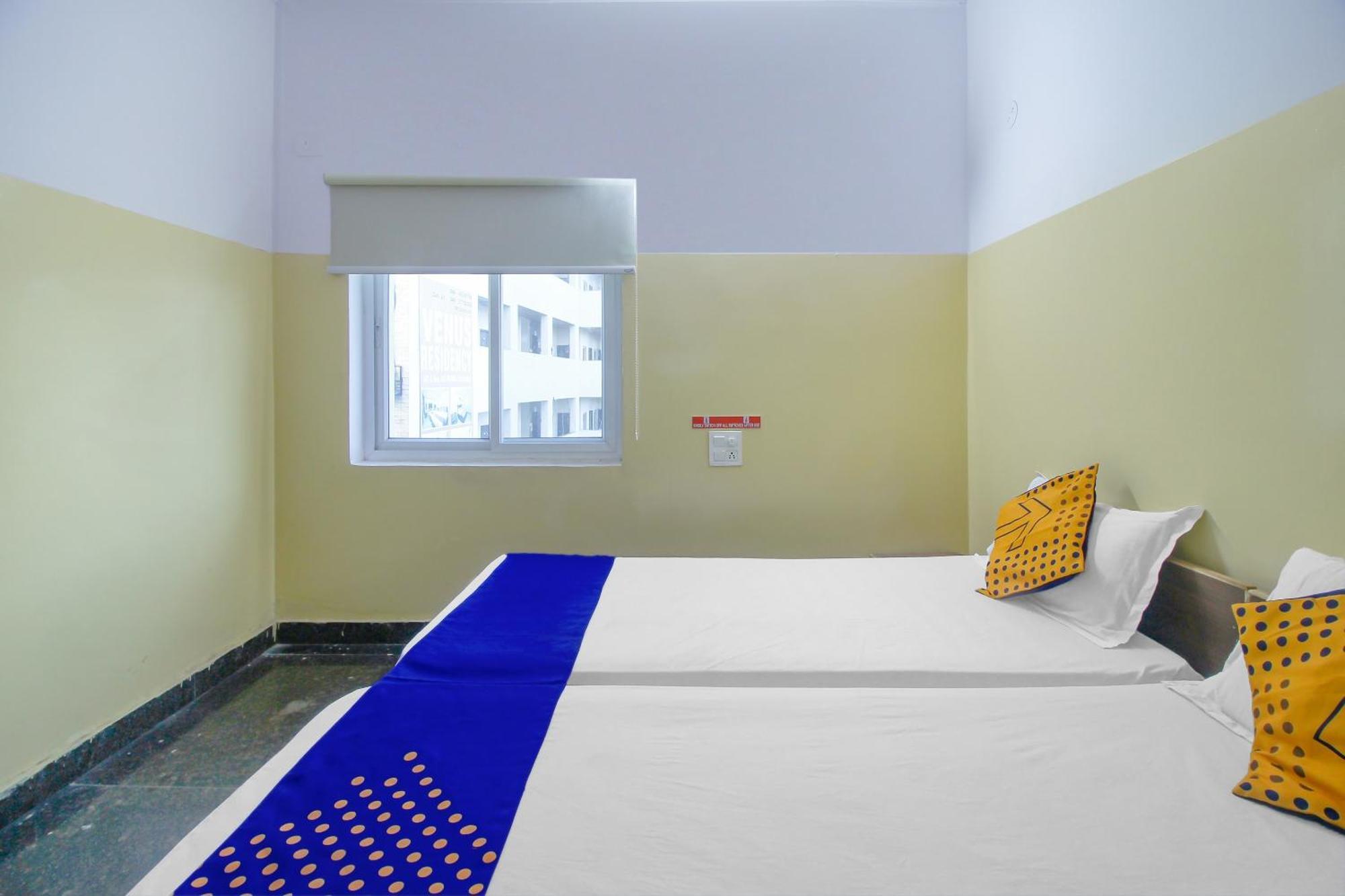Spot On 81775 Mohit Gokul Lodge New Luxury Room'S Near Secunderabad Railway Station Lālāguda 외부 사진