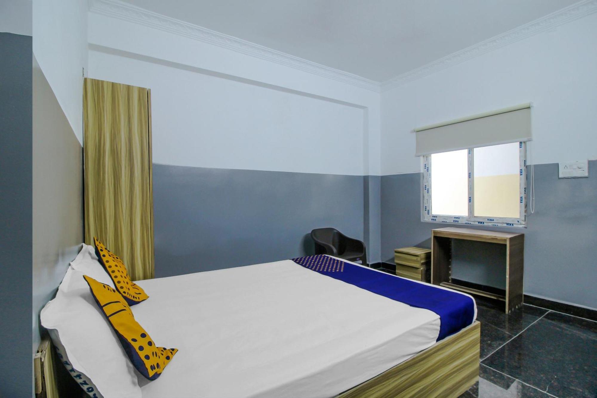 Spot On 81775 Mohit Gokul Lodge New Luxury Room'S Near Secunderabad Railway Station Lālāguda 외부 사진
