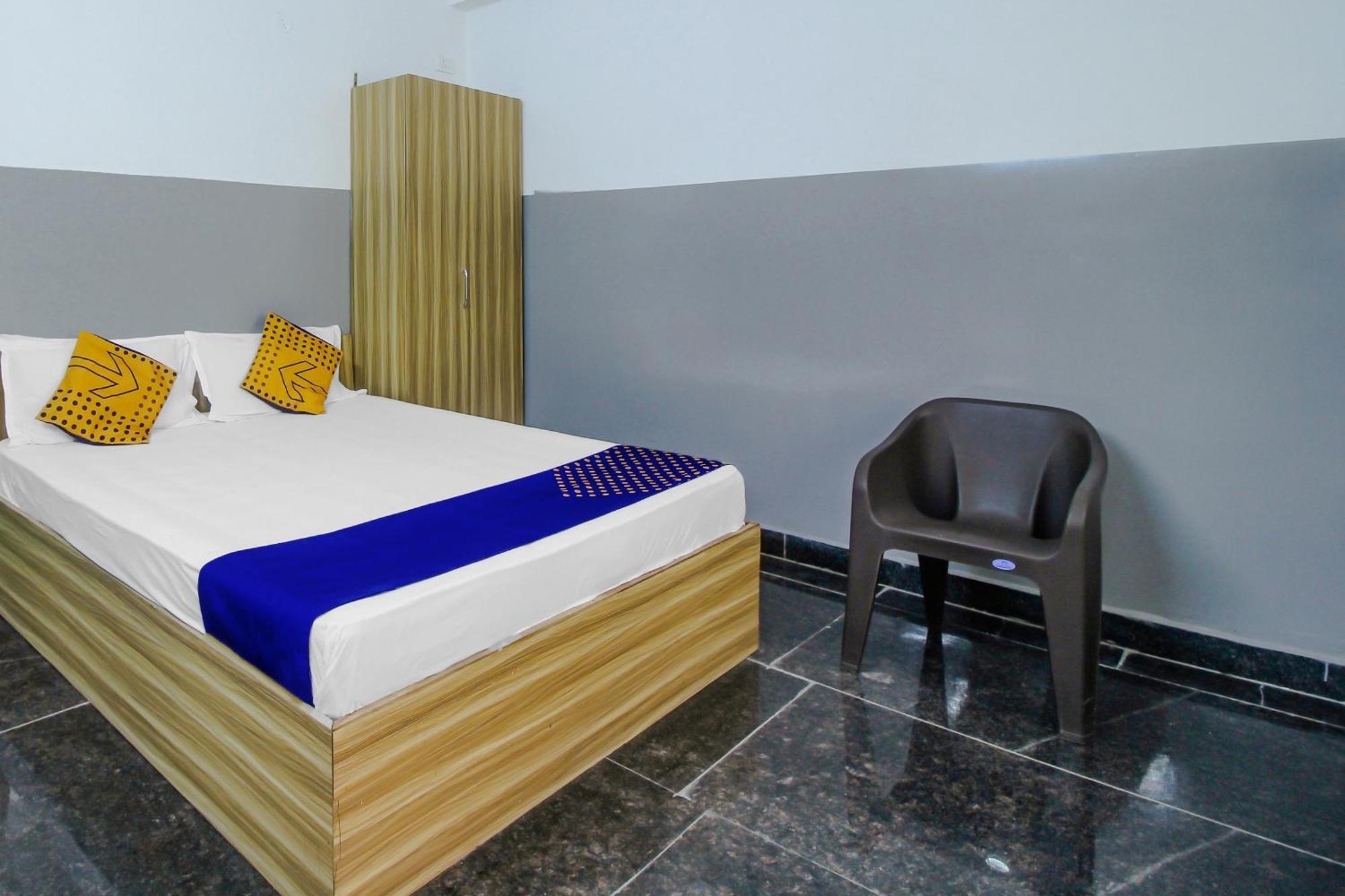 Spot On 81775 Mohit Gokul Lodge New Luxury Room'S Near Secunderabad Railway Station Lālāguda 외부 사진